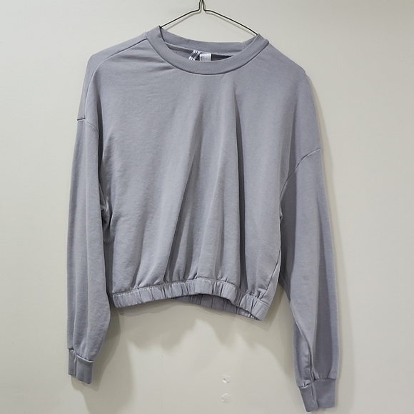 H&M Tops - H&M Light Gray Women's Sweatshirt